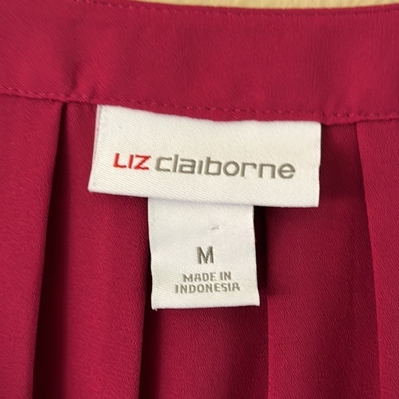 Liz Claiborne size M top plum color lightweight fabric front pleats short sleeve - Picture 4 of 11